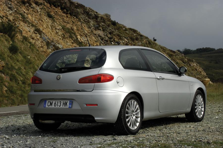  Alfa Romeo 147 3-Door (937A) 2004 года  (фото 27 из 48)